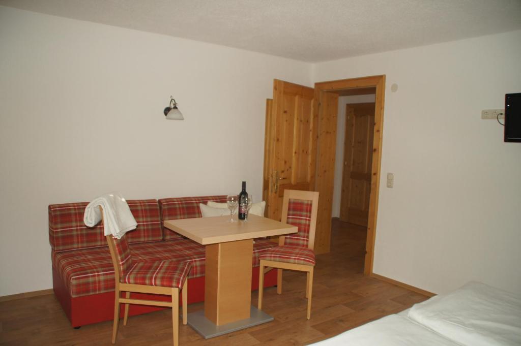 Appartment Sarlo Sankt Anton am Arlberg Rum bild