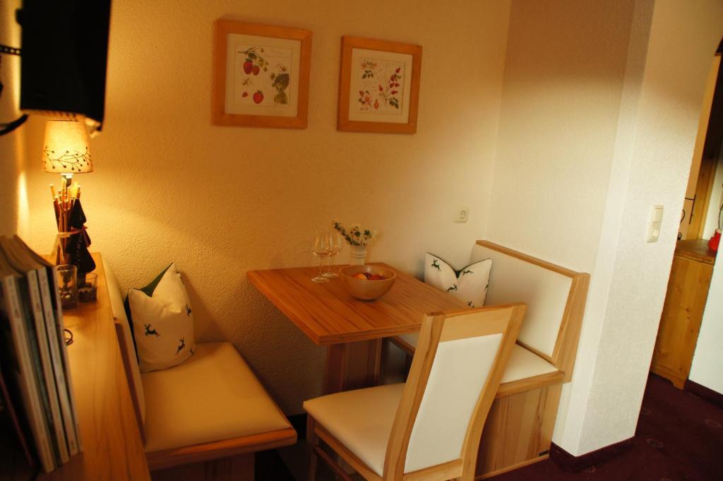 Appartment Sarlo Sankt Anton am Arlberg Rum bild